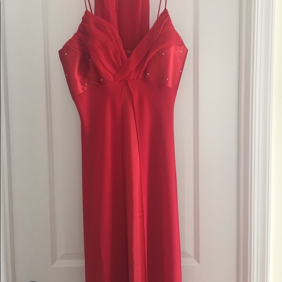 Elegant red dress prom - Picture 2 of 3